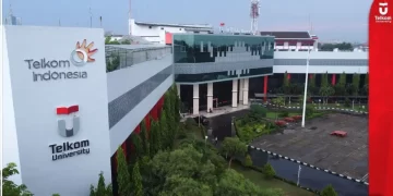 Penyerahan SK Penggabungan Institut Teknologi Telkom Surabaya dengan Telkom University